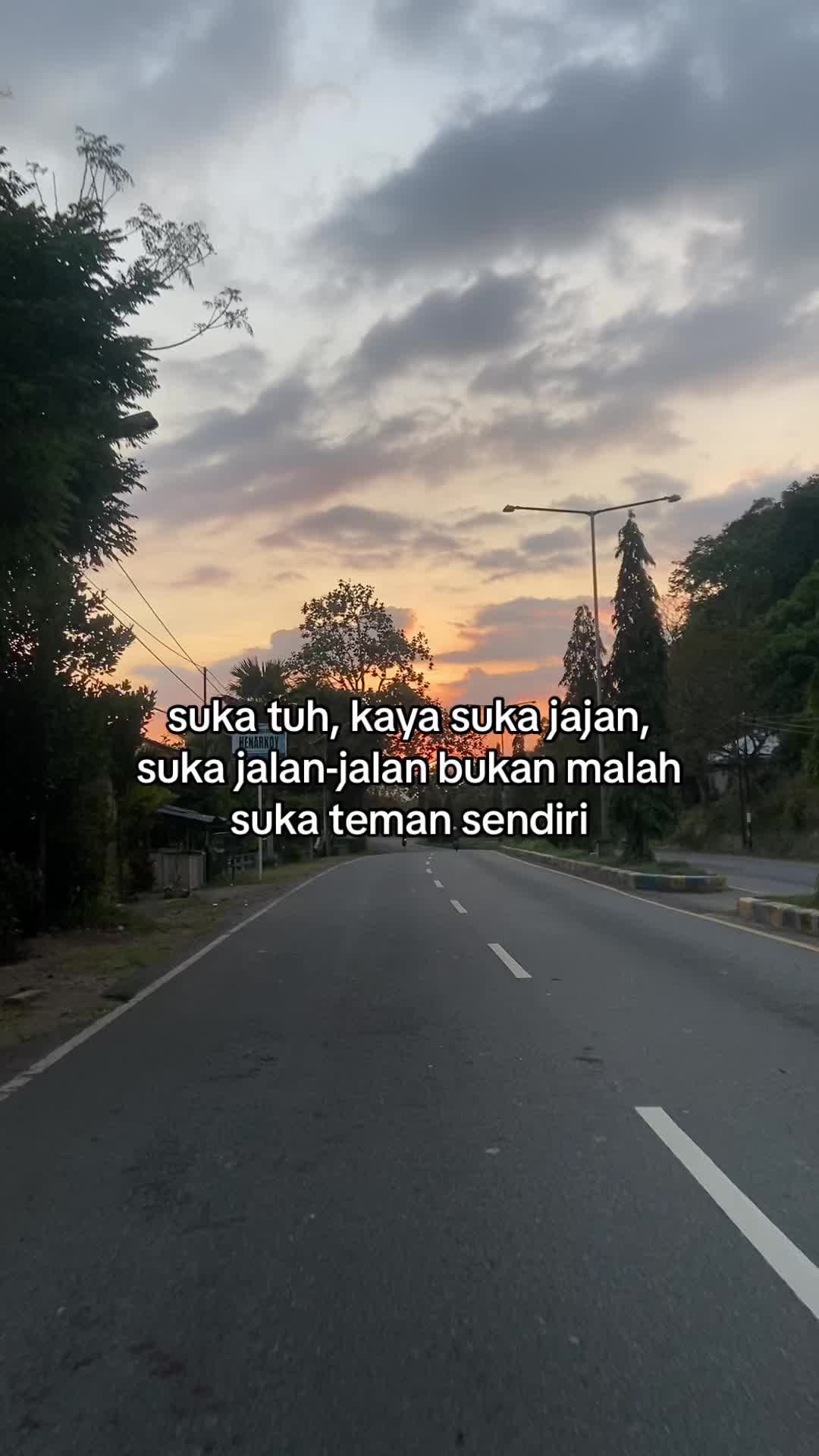 @BAHASA SAJA 👅