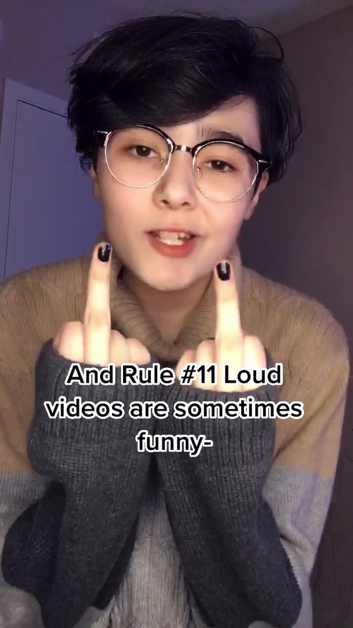 @Weird_Banana_Sinner