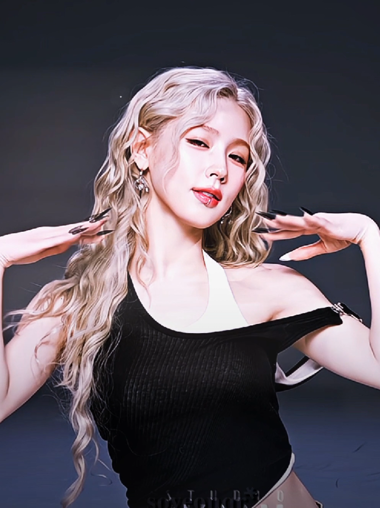 @𝐬𝐨𝐲𝐞𝐨𝐧𝐪𝐫*