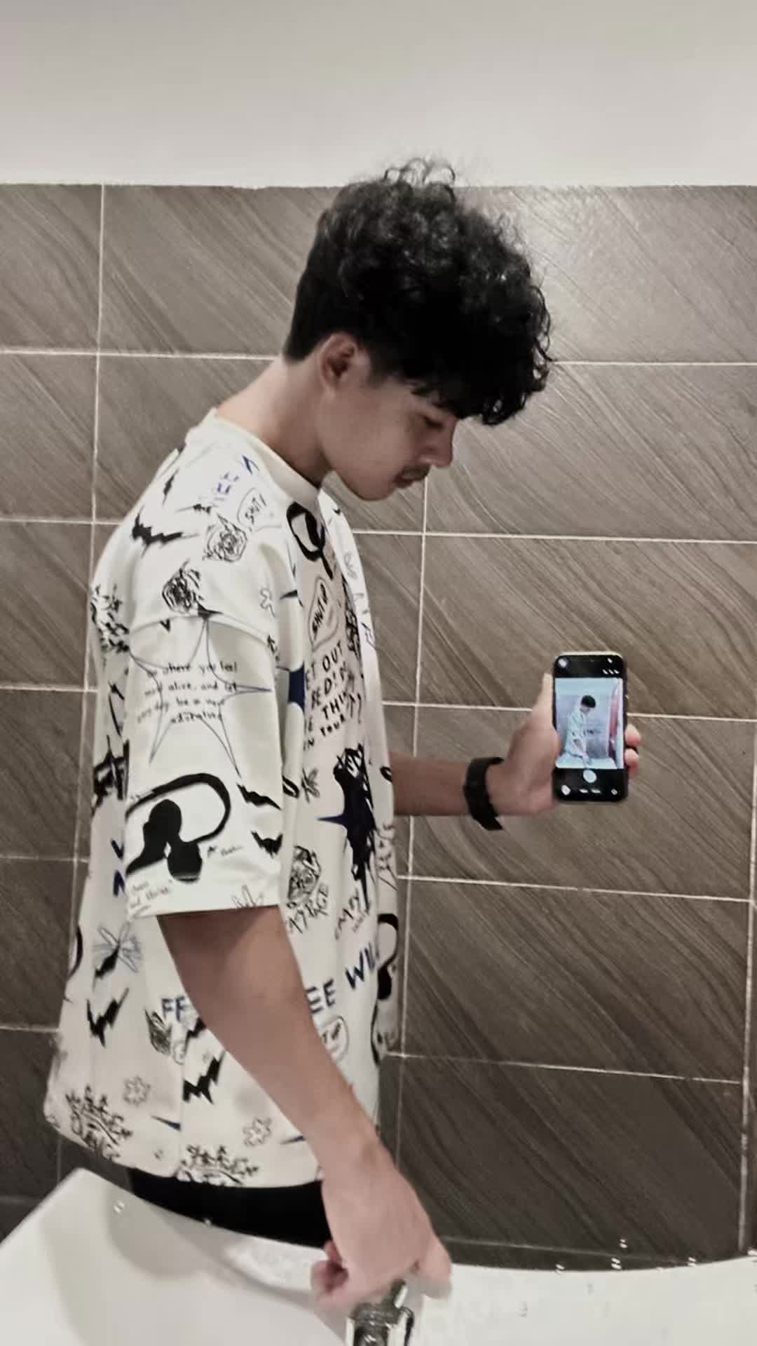 @R  🥀
