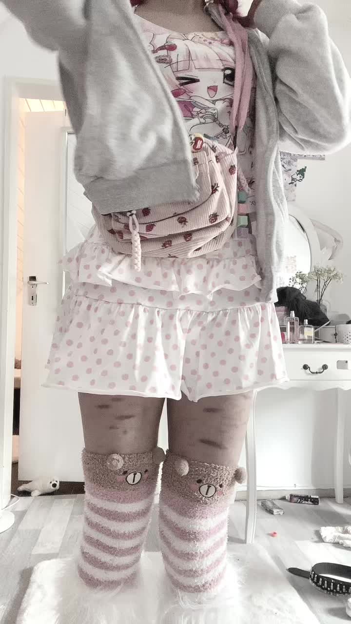 @𝐌𝐢𝐧𝐚~ (*´-`)