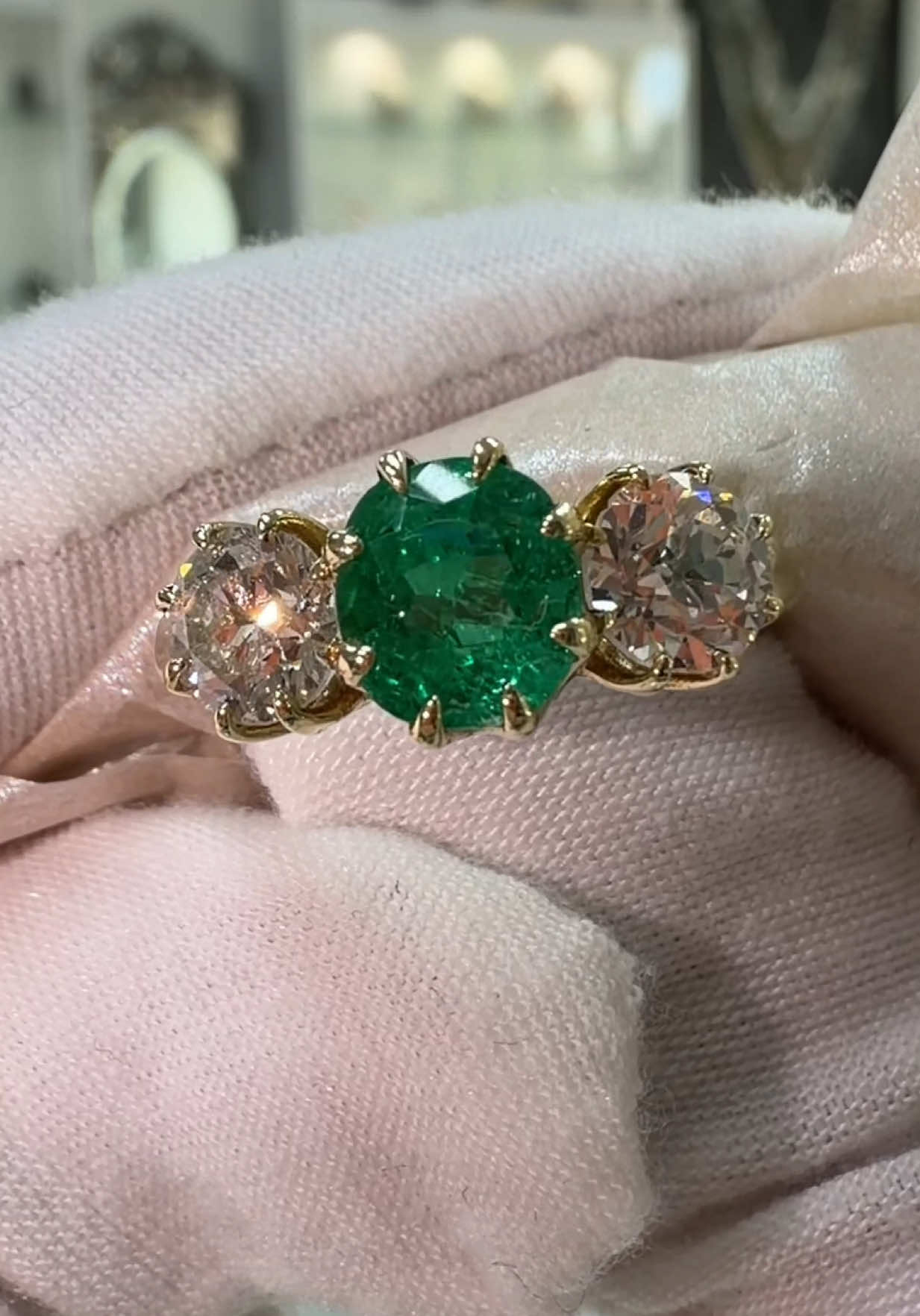 @JR Colombian Emerald