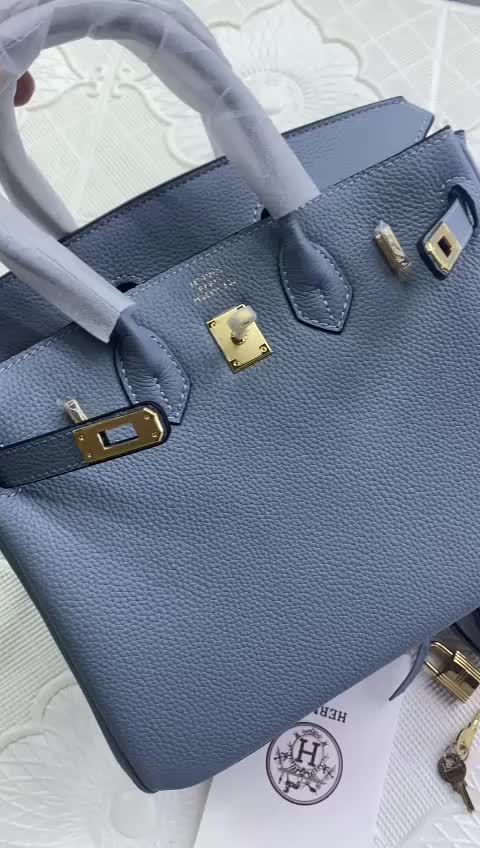 @Golden_Glow_Couture