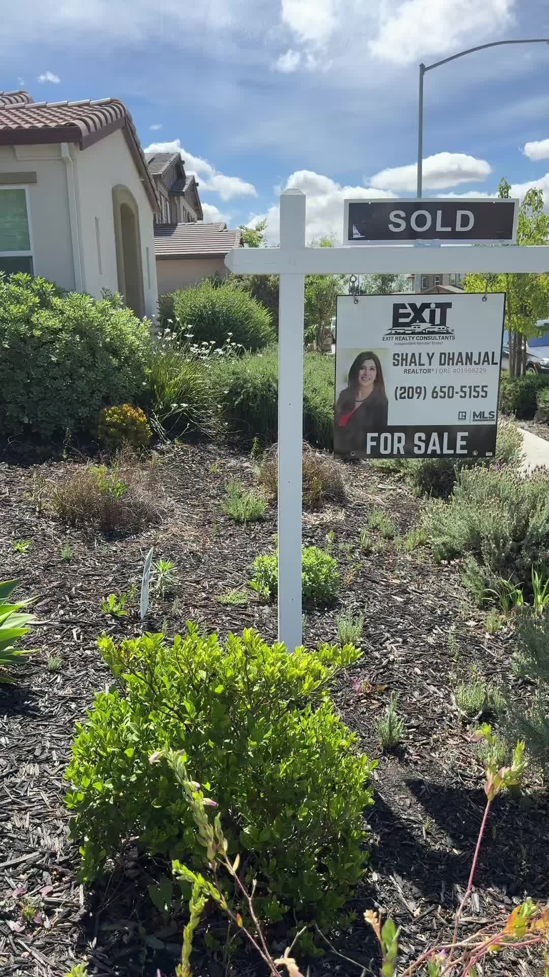 @Shaly Dhanjal | CA REALTOR®