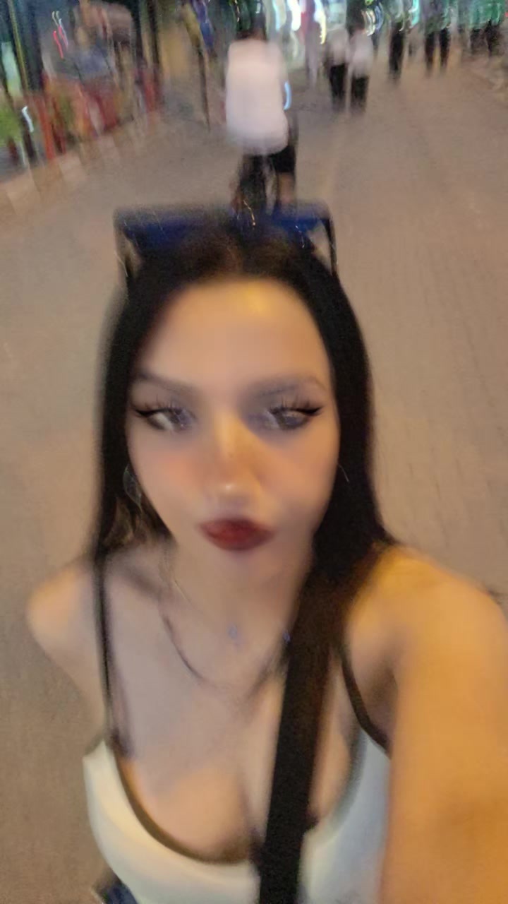 @✹