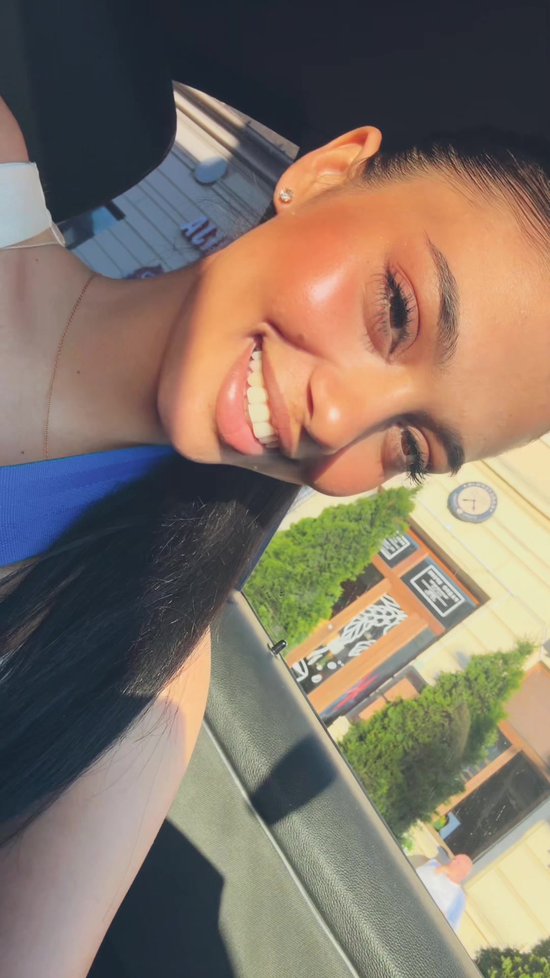 @nadjolinaa