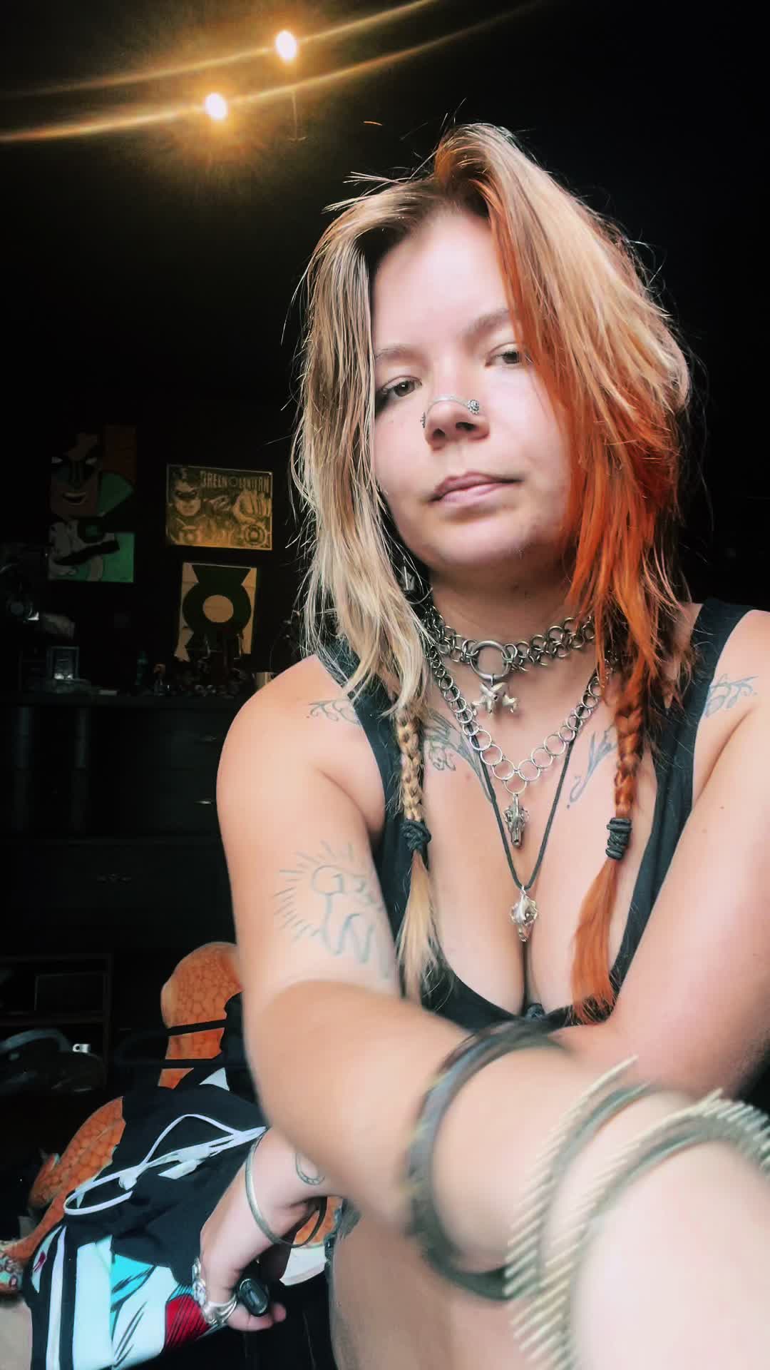 @Lillith_fox
