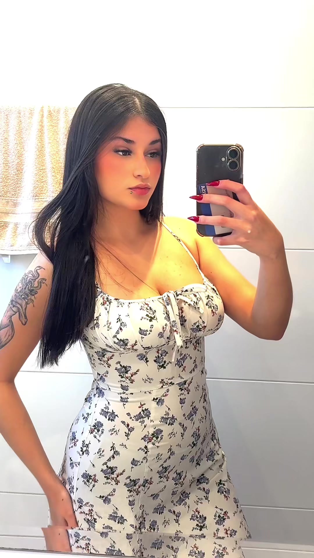 @MARCELLAA