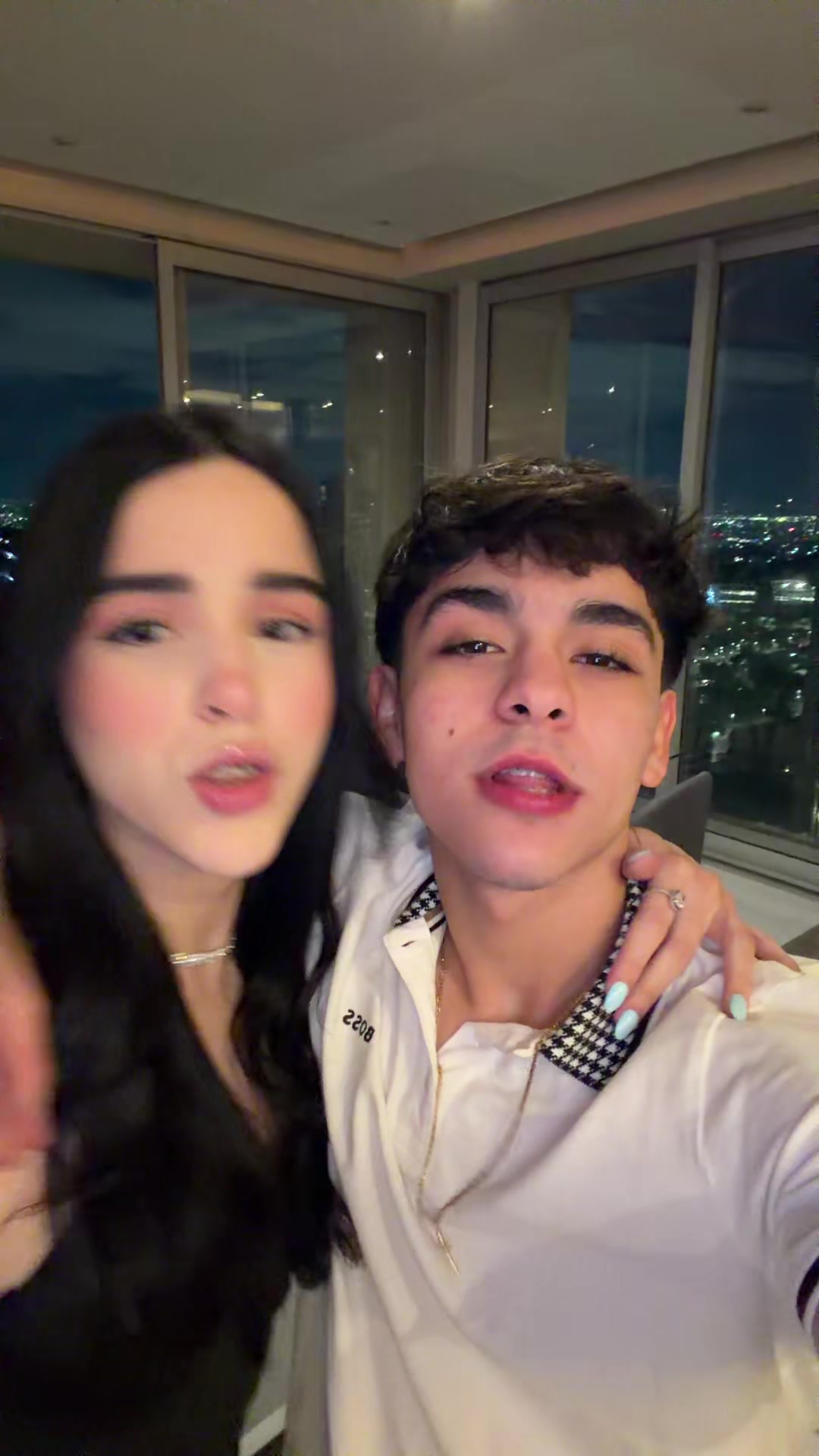 @leonelliveeee