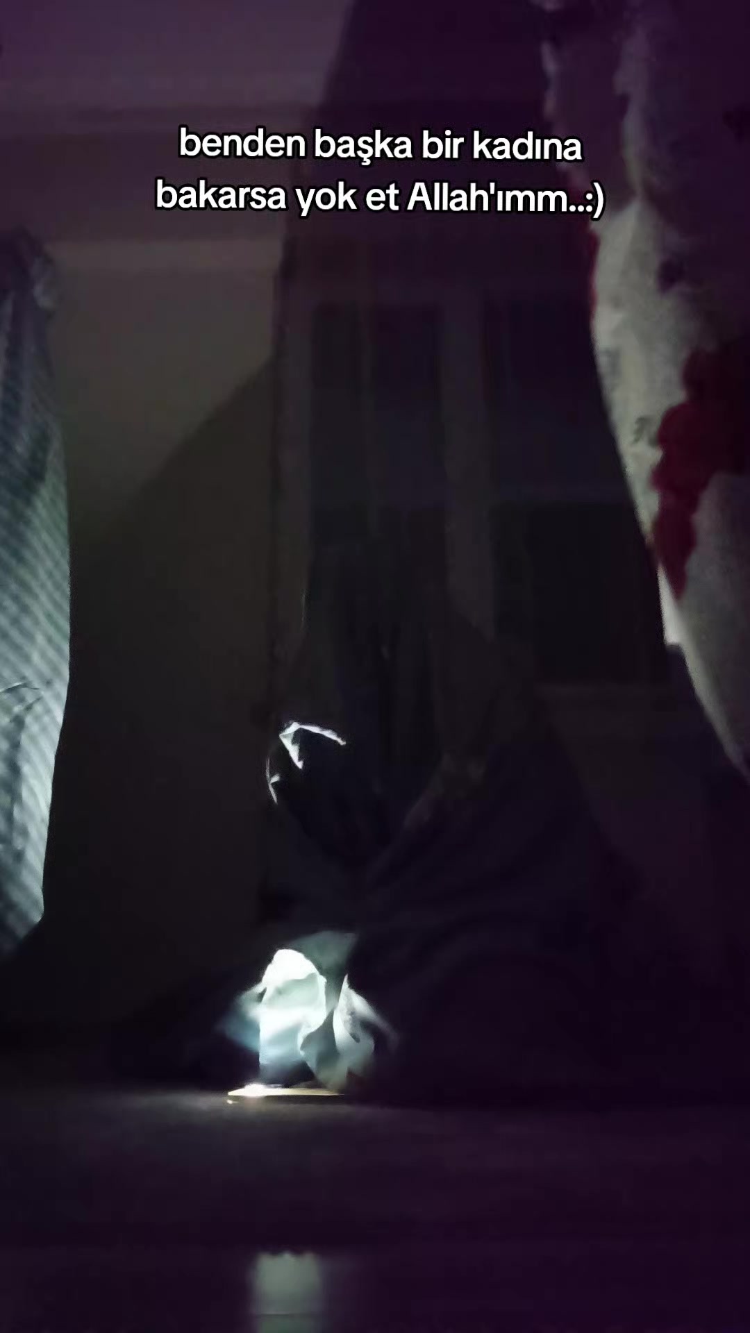 @👻