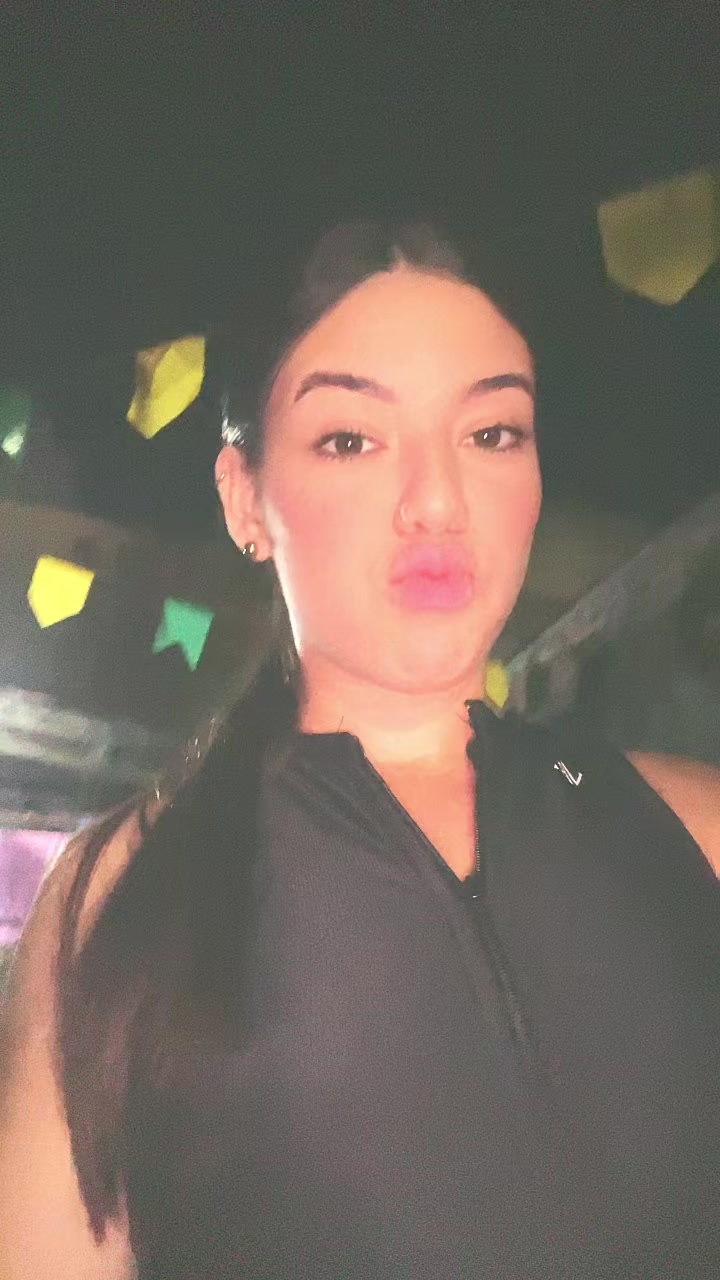 @•EMILLY•