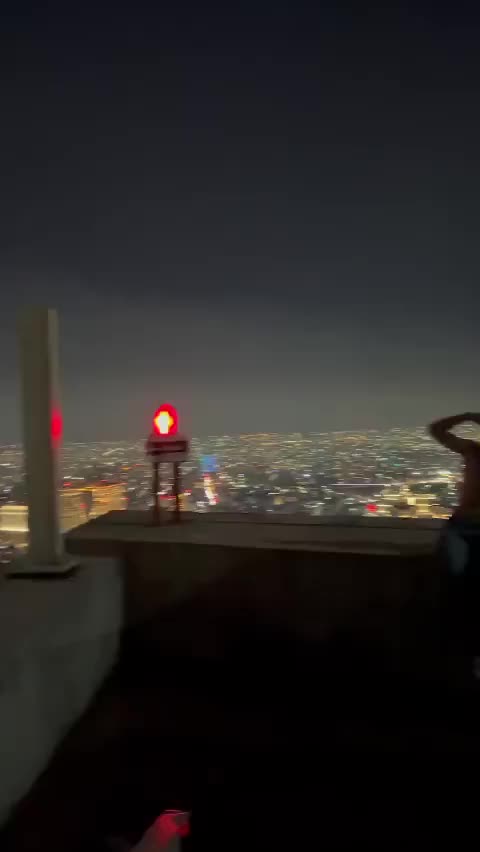 @𖣂