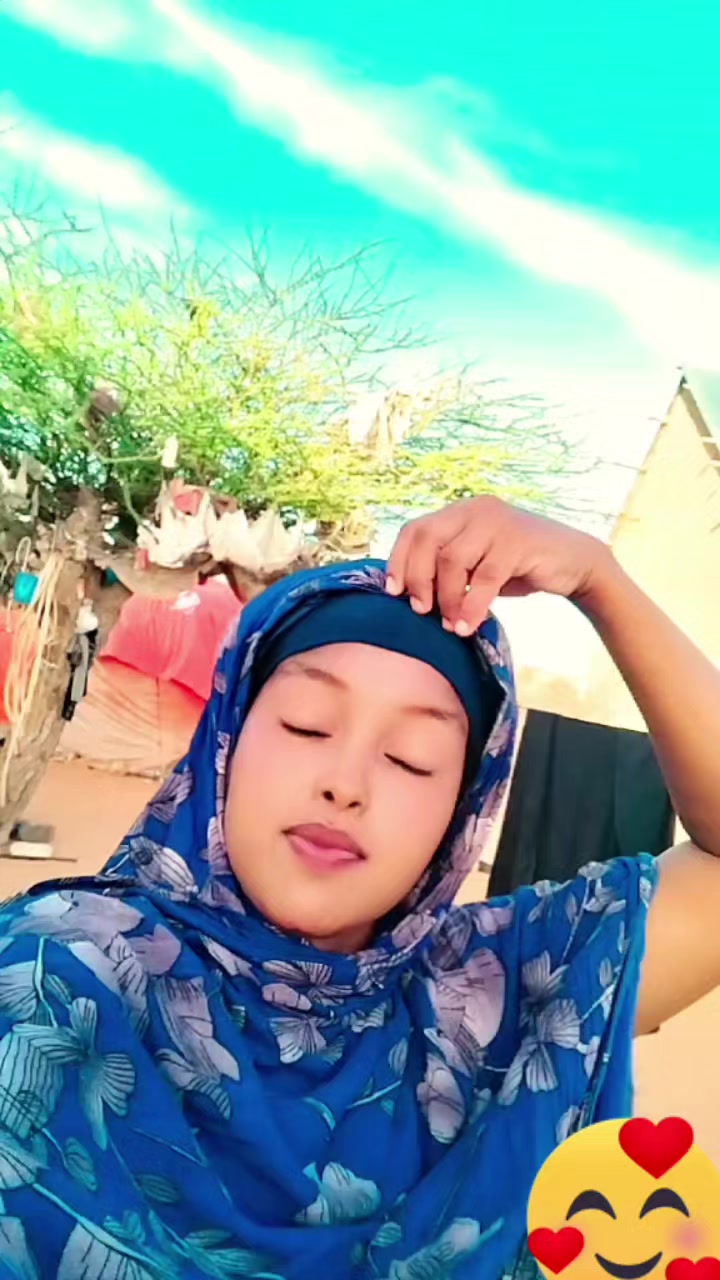 @dhashi reer  ayaanle