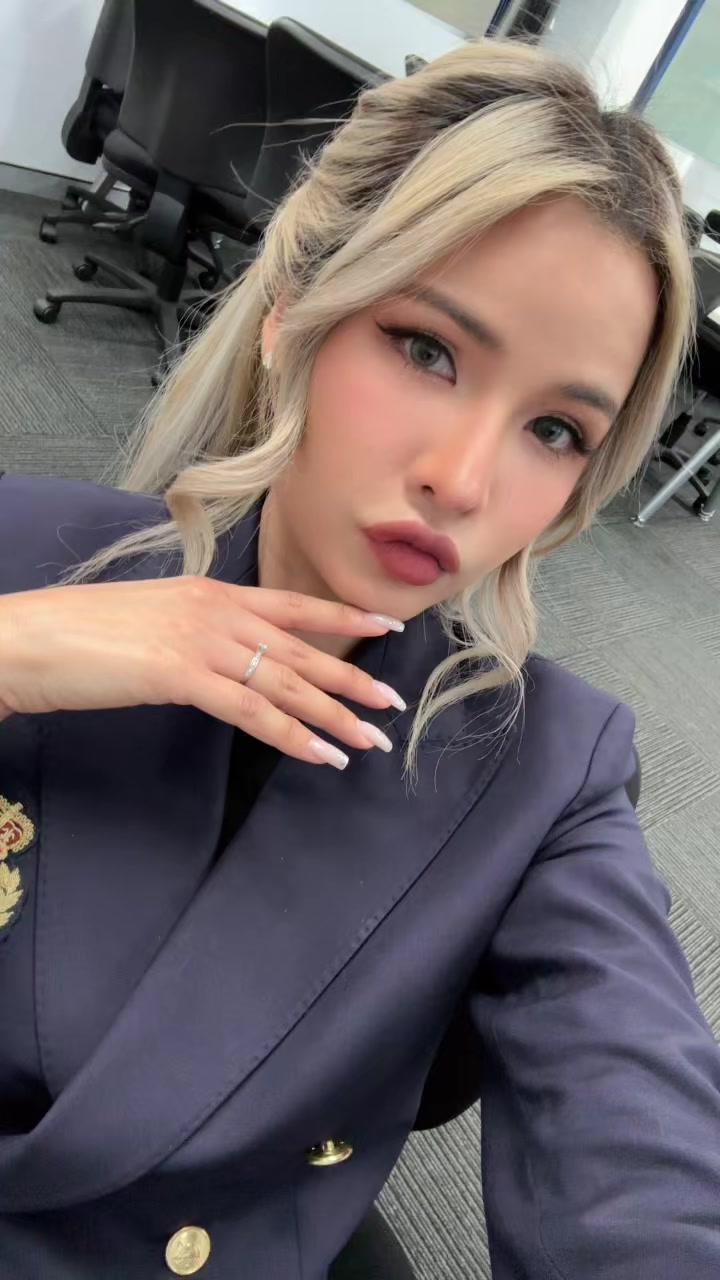 @toknee