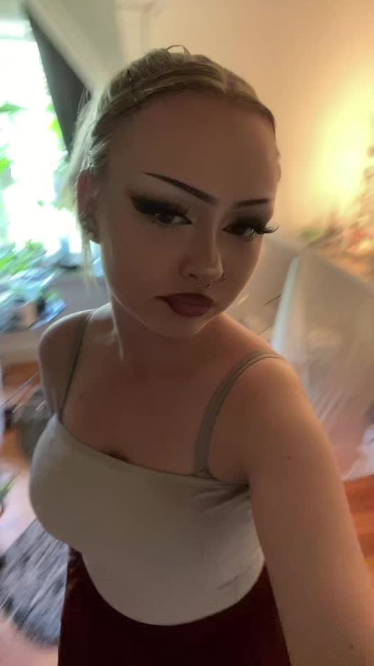 @Ewiee