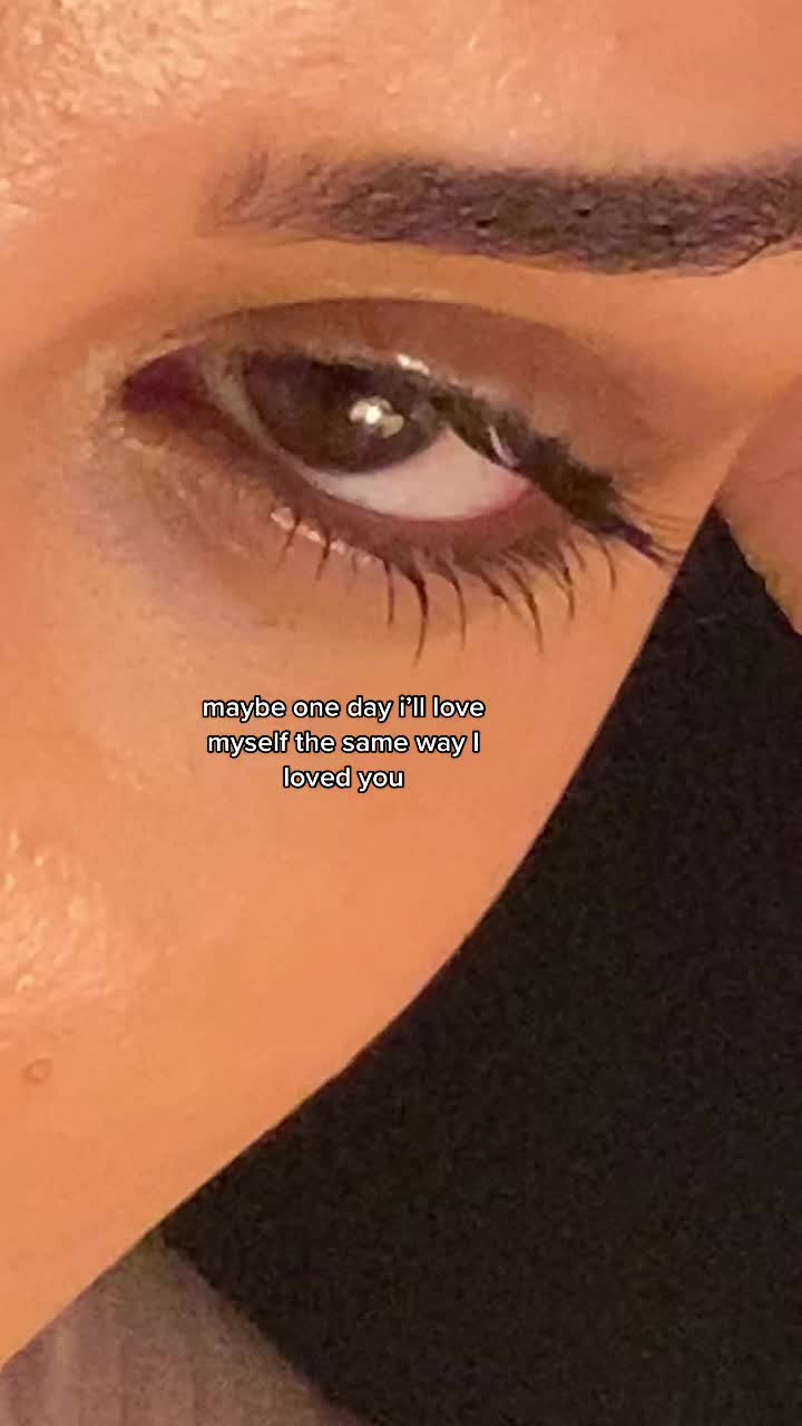 @🧍🏻&zwj;♀️