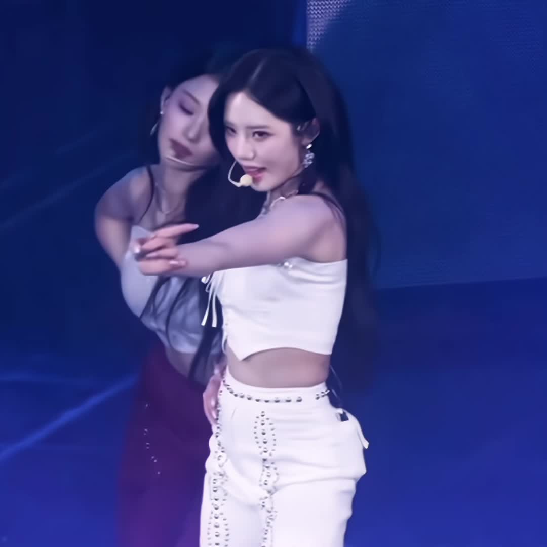 @lily