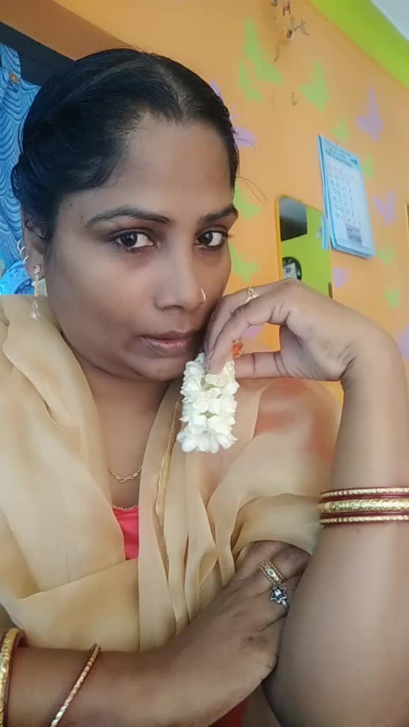 @vallishaheena