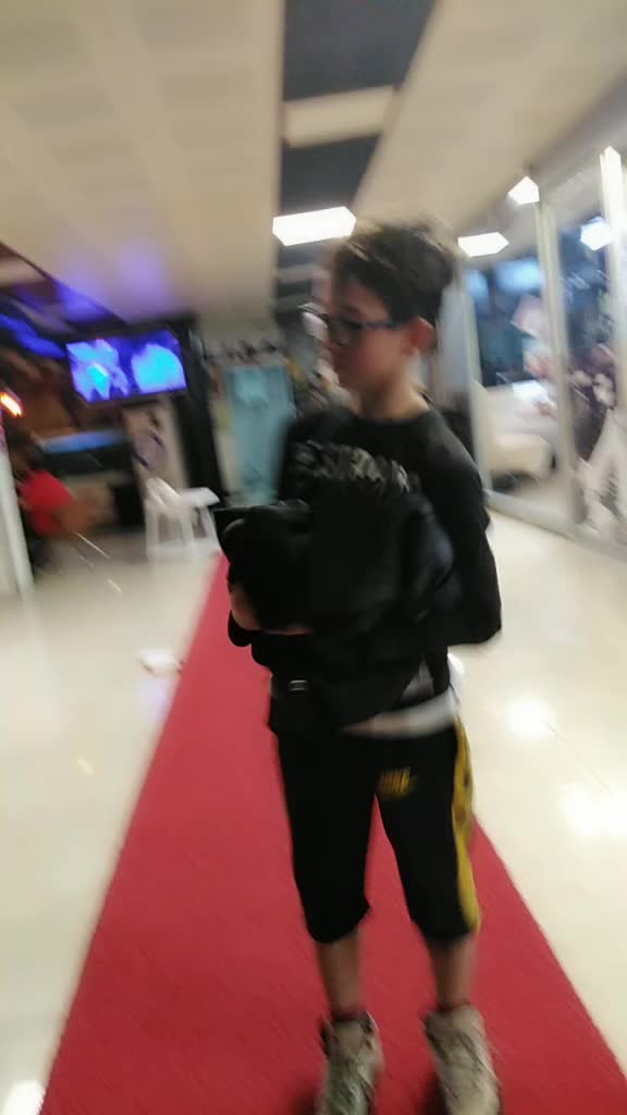 @R E S K O