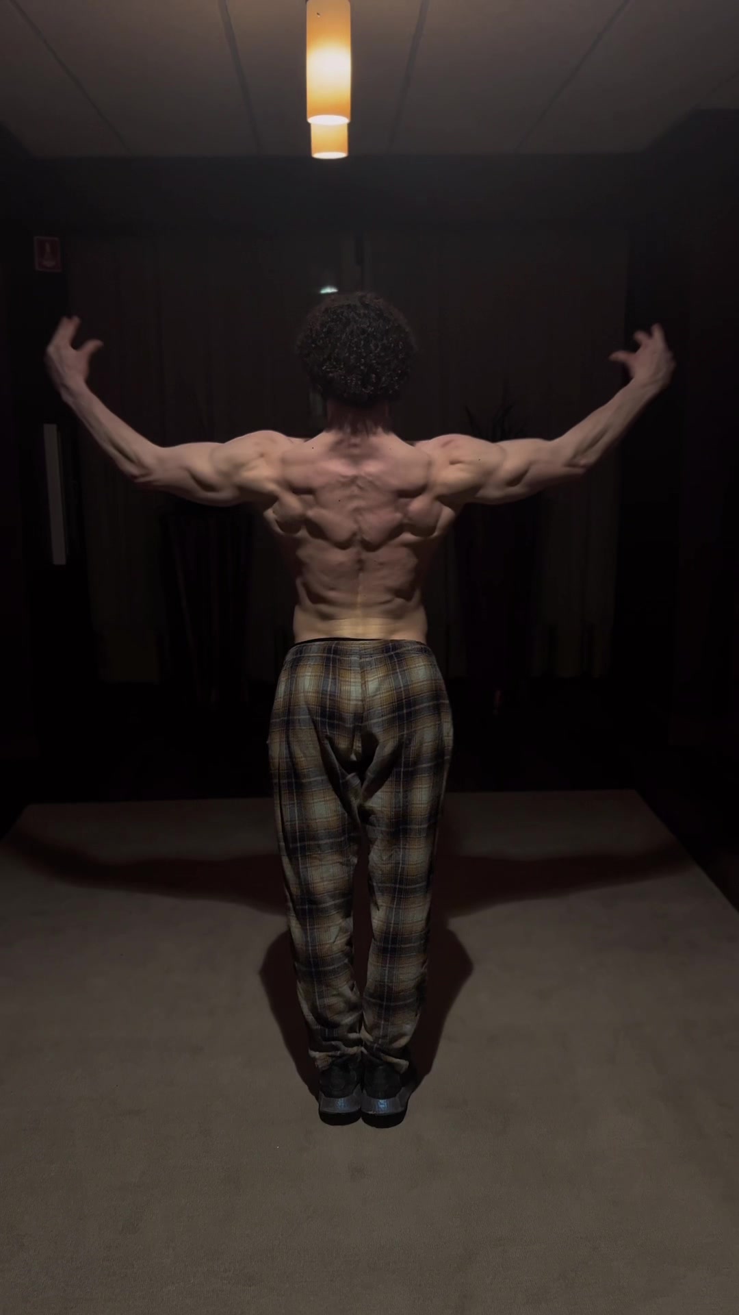 @curly.