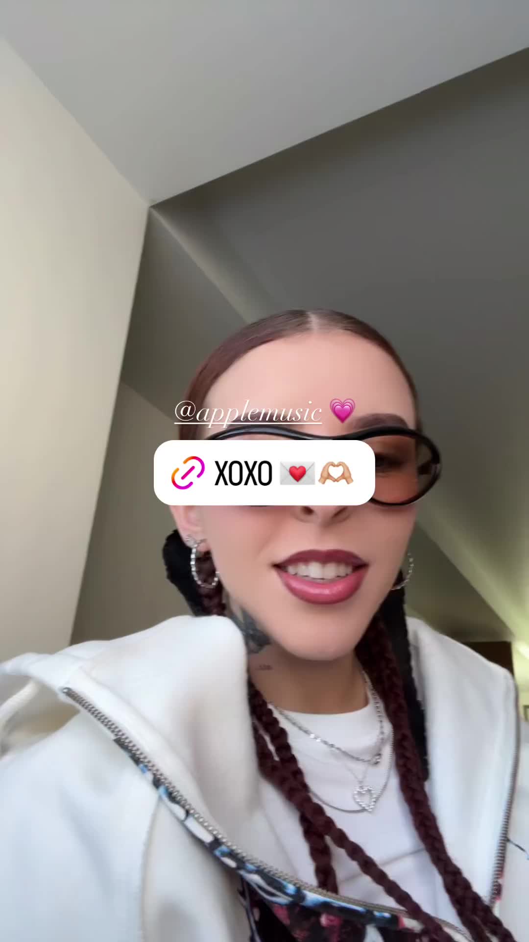 @youngmikoficial