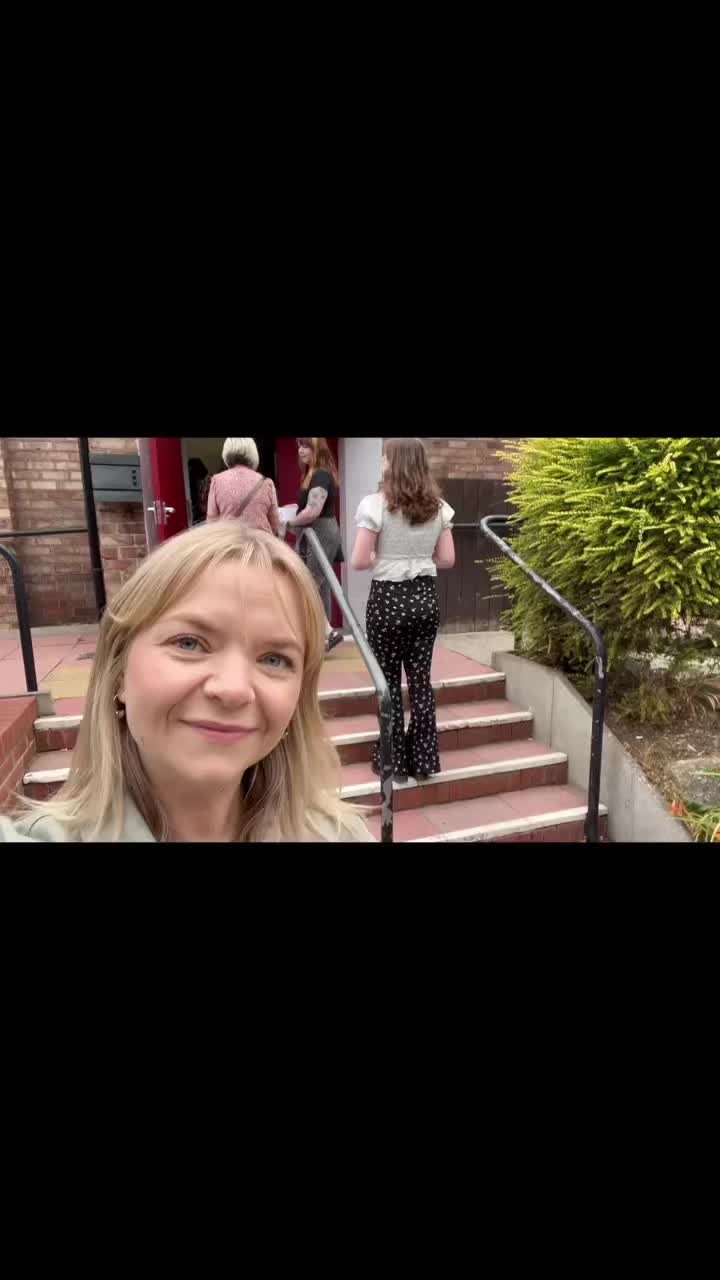 @Pimmsandneedles