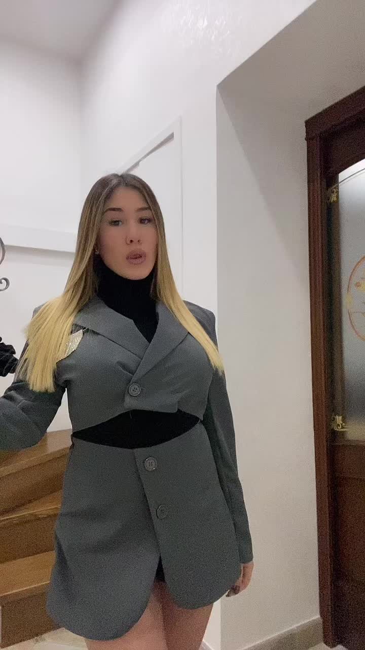 @connyscarallo_