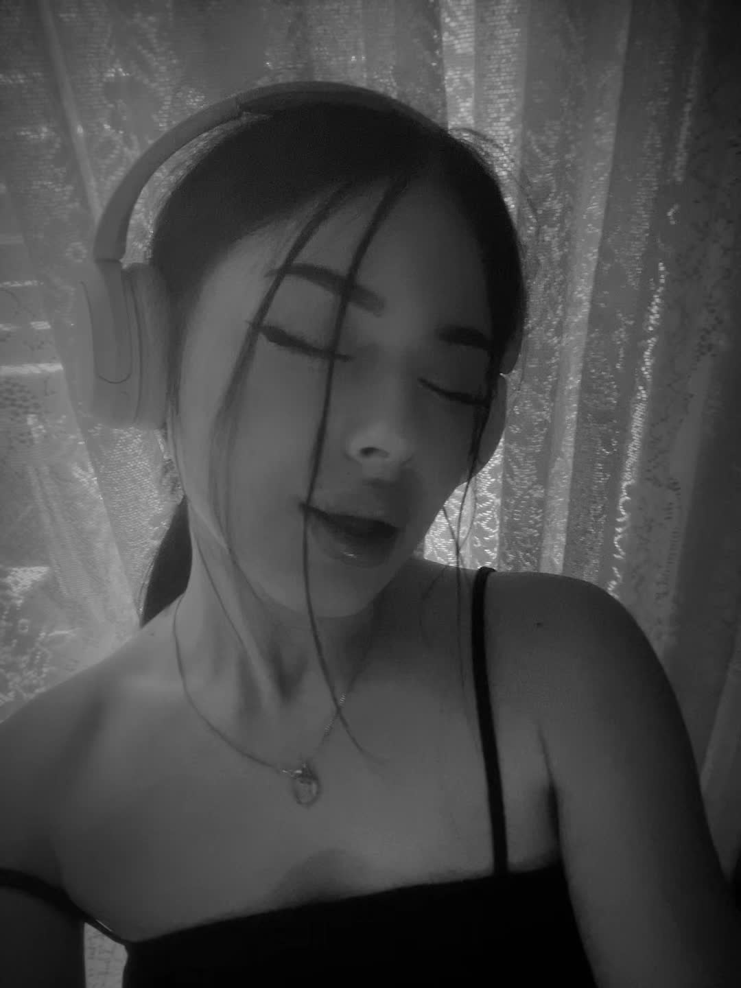 @B&ensp;L&ensp;A&ensp;C&ensp;K&ensp;T