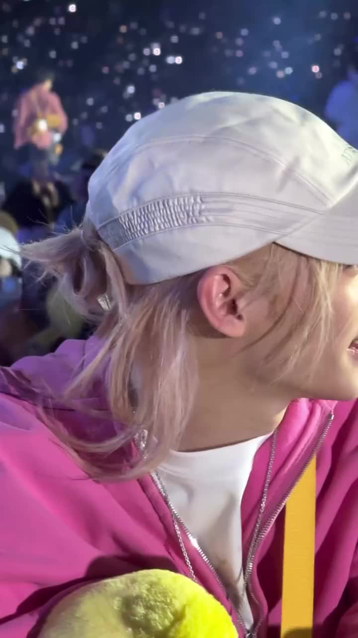 @Hyunjin๐myheart๐ซ๐๐ฐ๐ทSkZ๐ฉธ