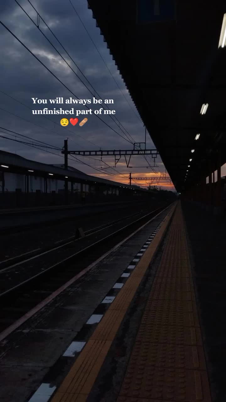 @एस्थर 🌙🤍