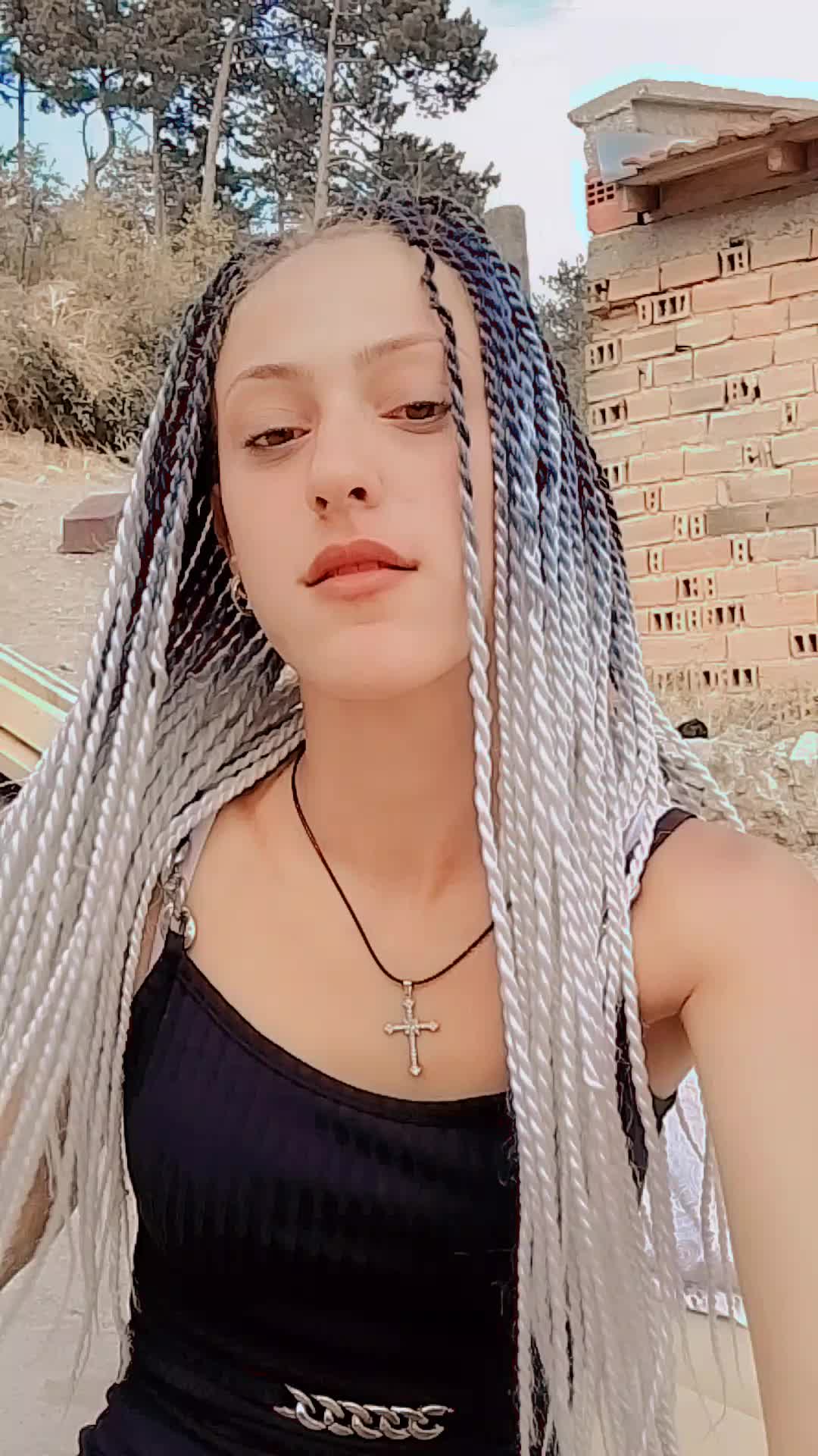 @🖤