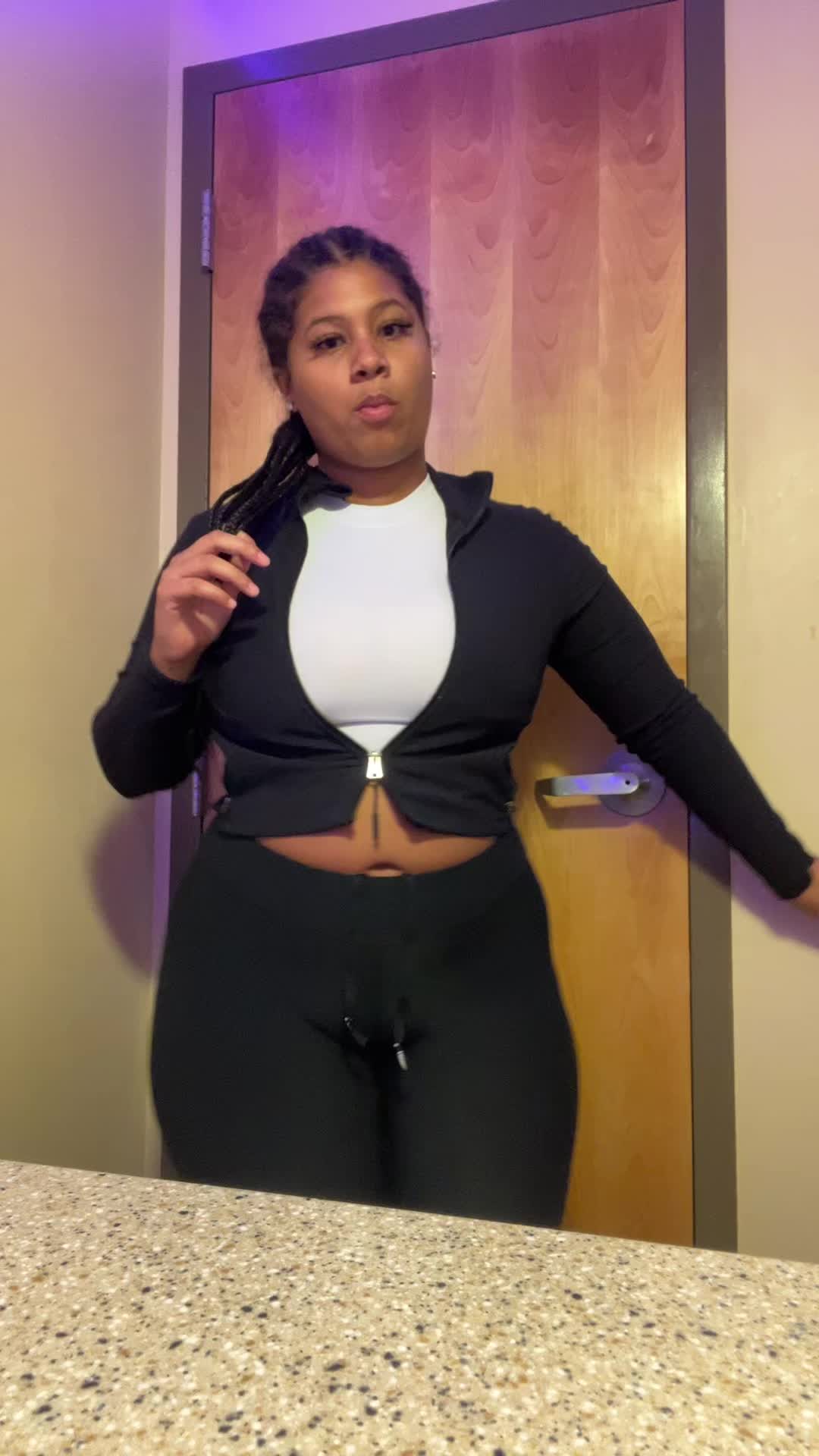 @Hollywoodlaura