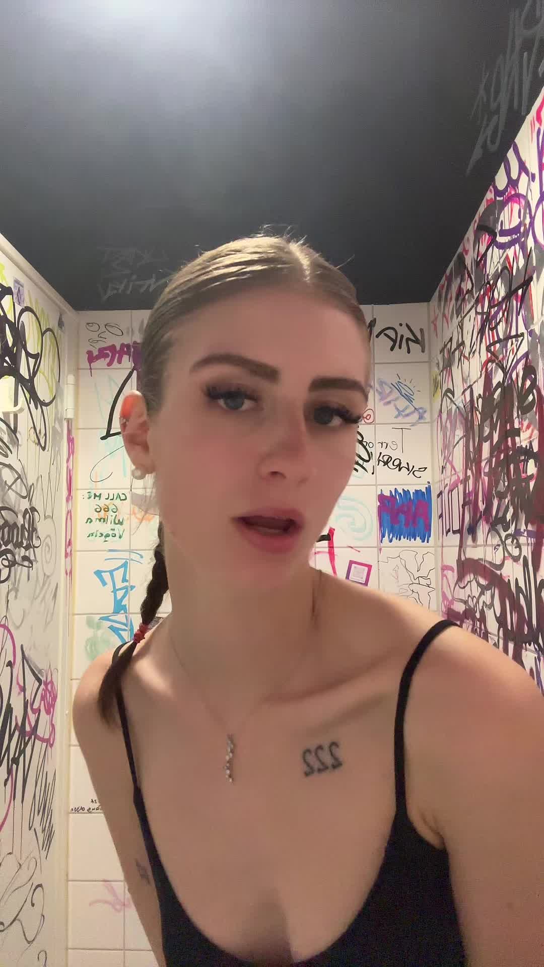 @𝒸𝒽𝒶𝓎𝑒𝓃𝓃𝑒🌟🕺