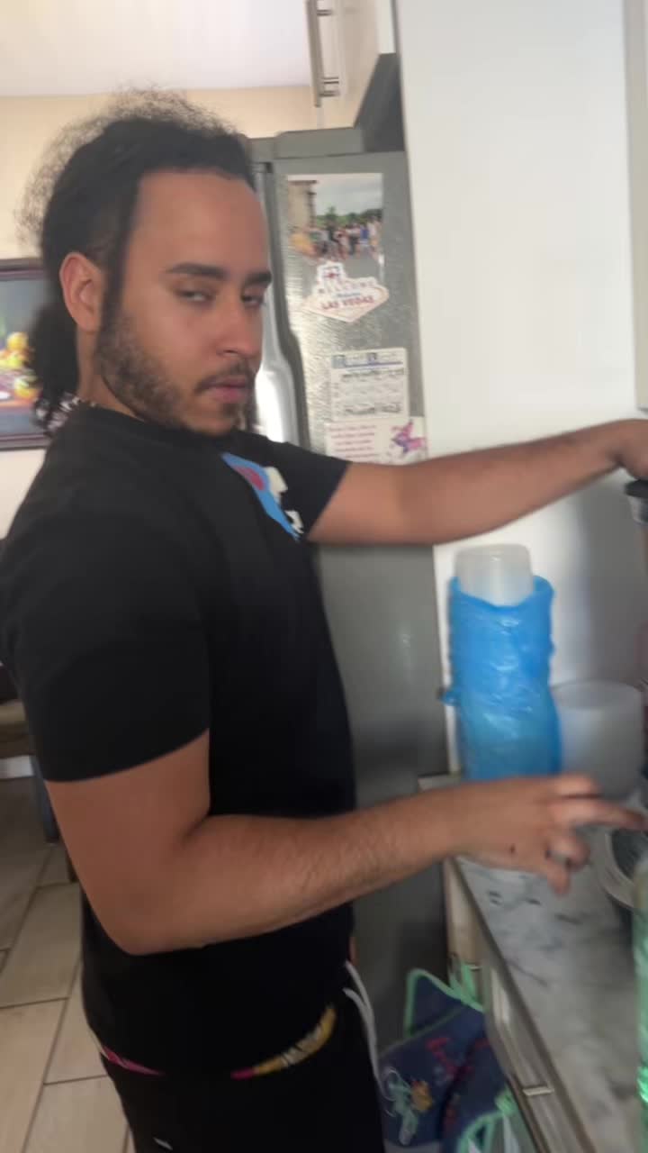 @Willtoofunnyy