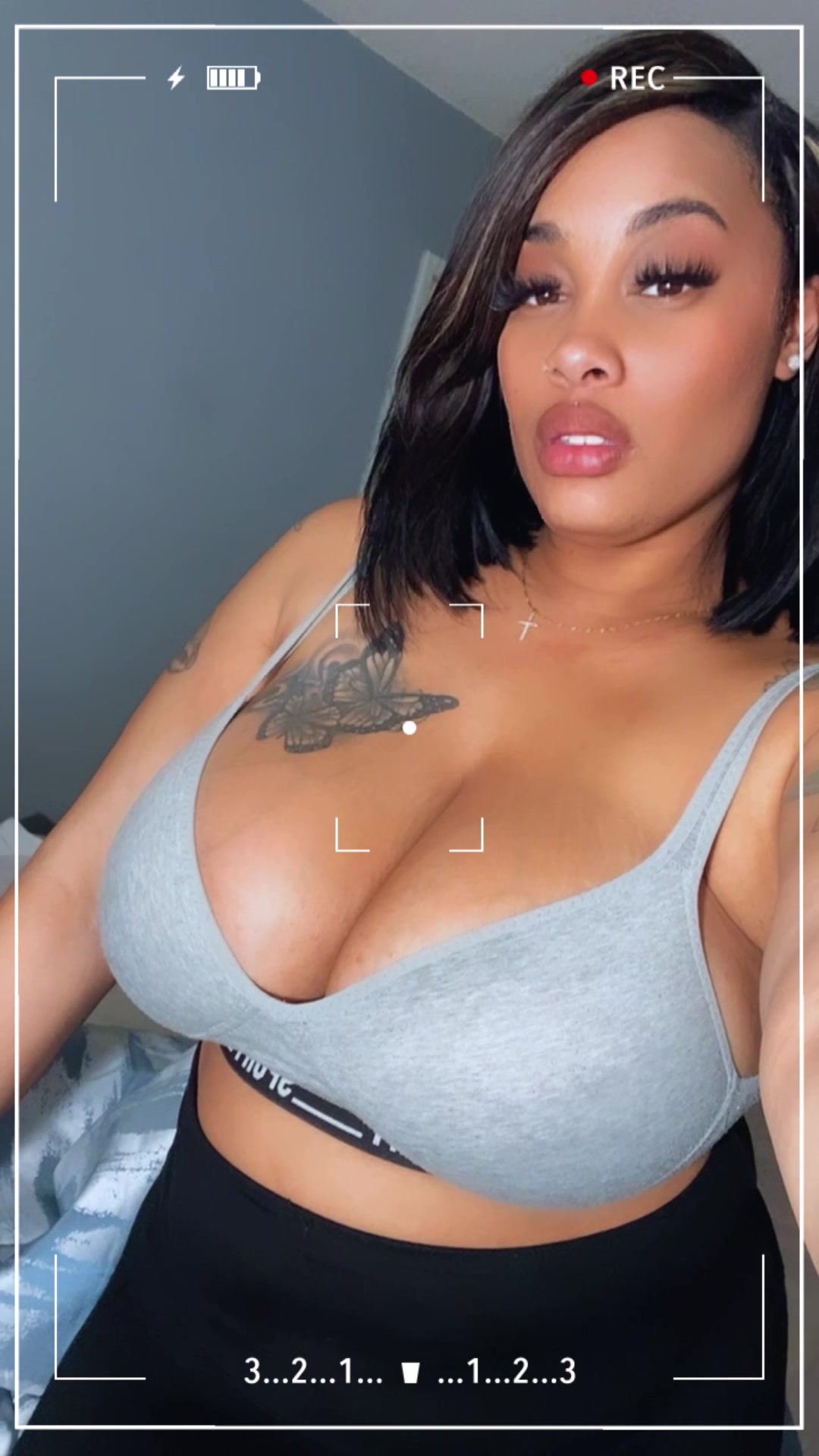 @Peachesssss