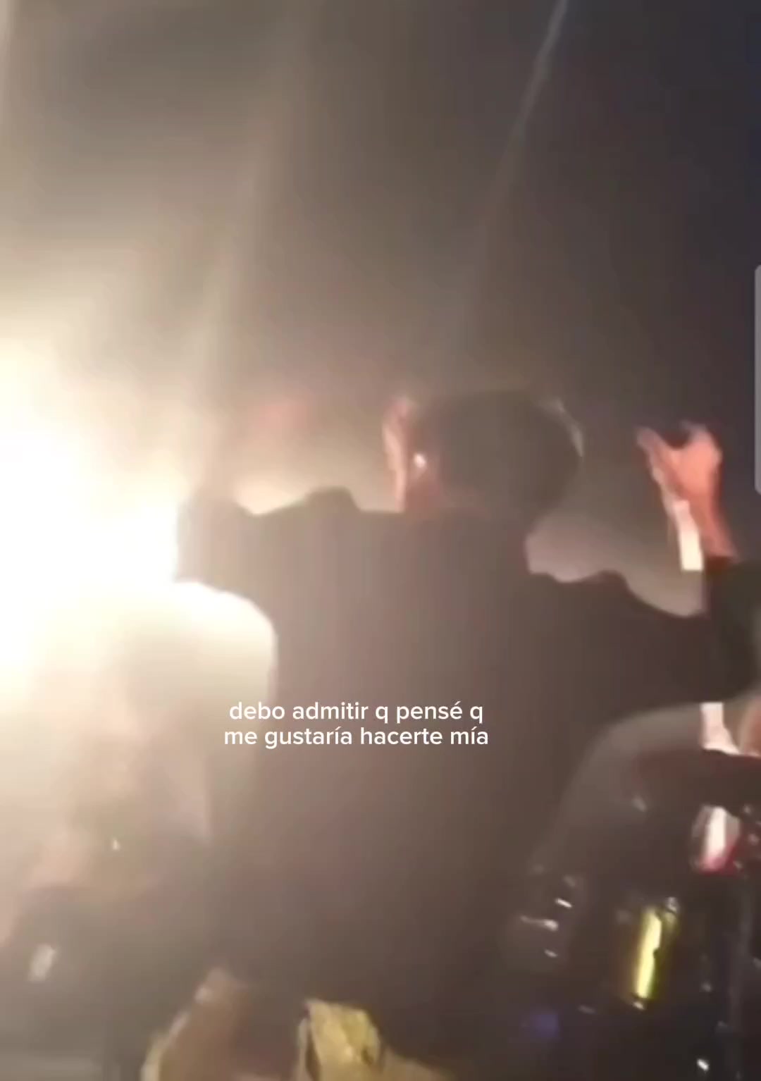 @nicolás