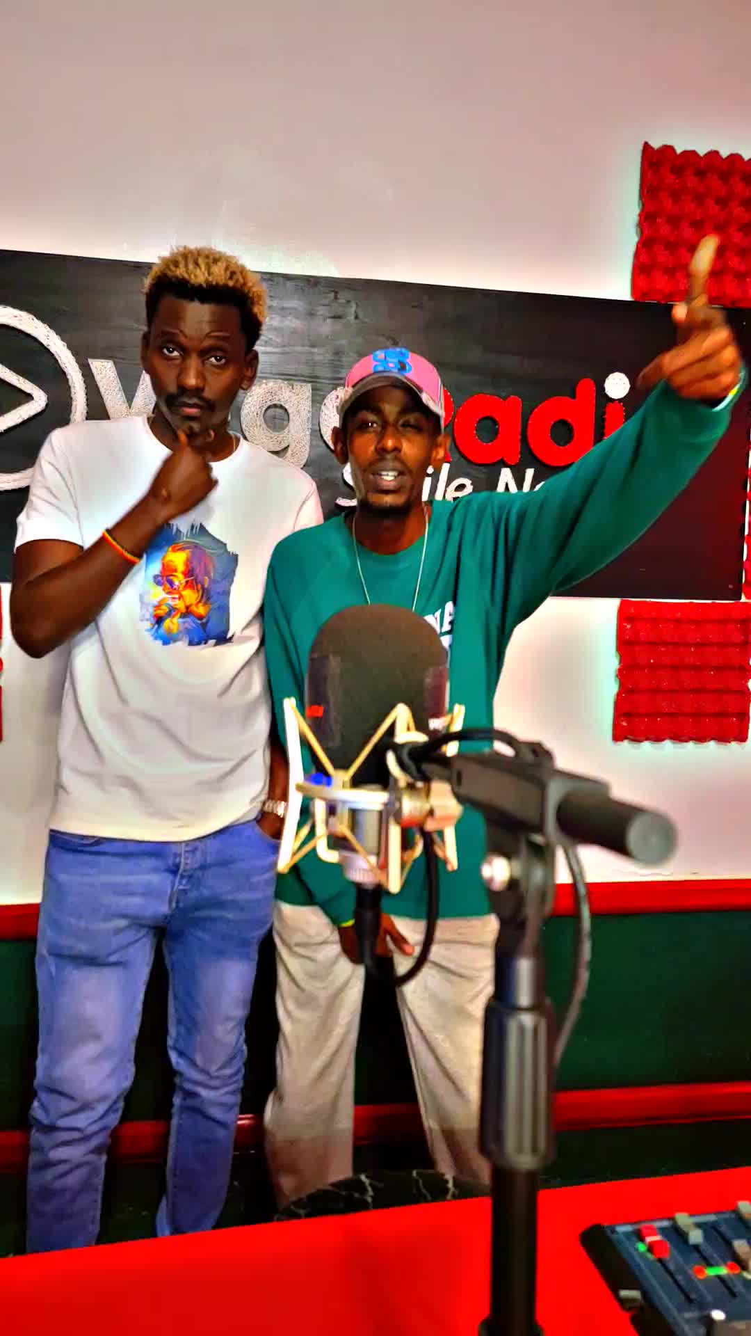 @AMOS BOOM MC 2😎🎤