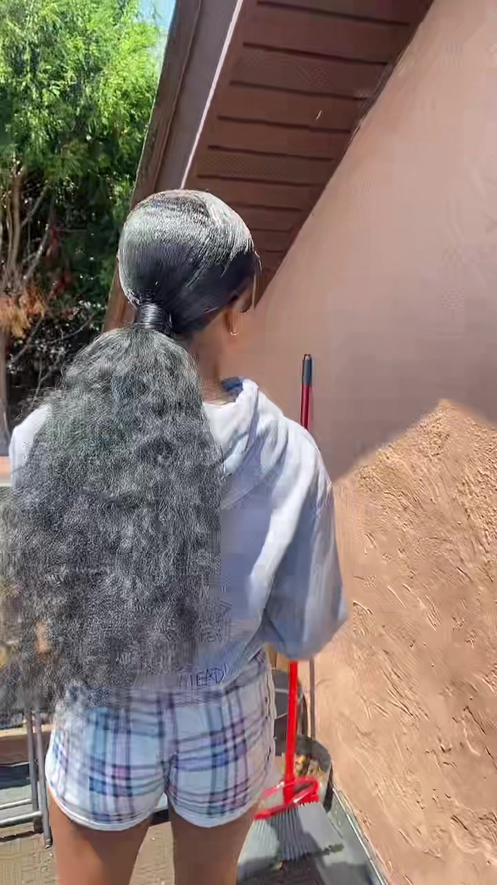 @Lia Teresa477