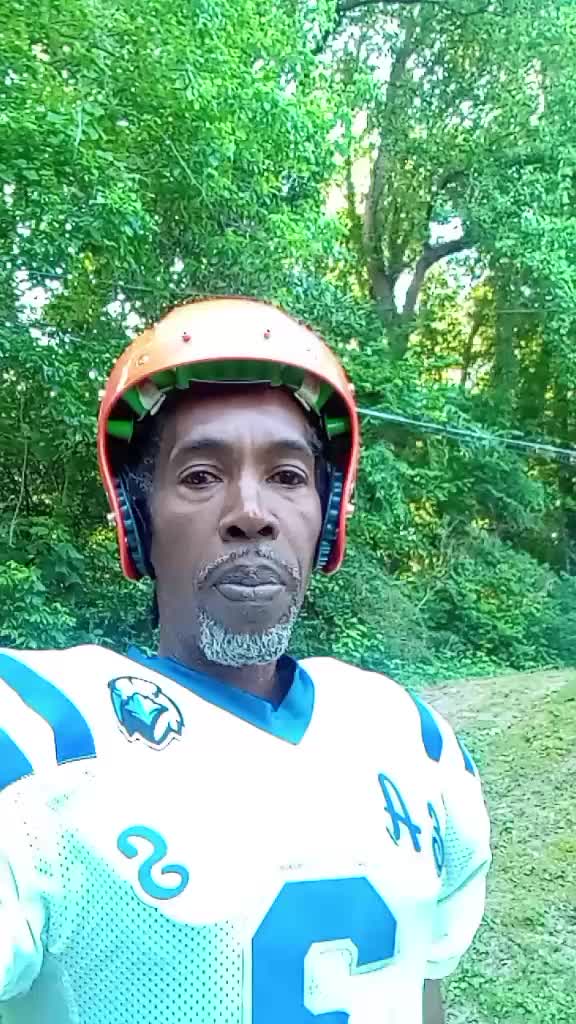 @ComedianArnesto