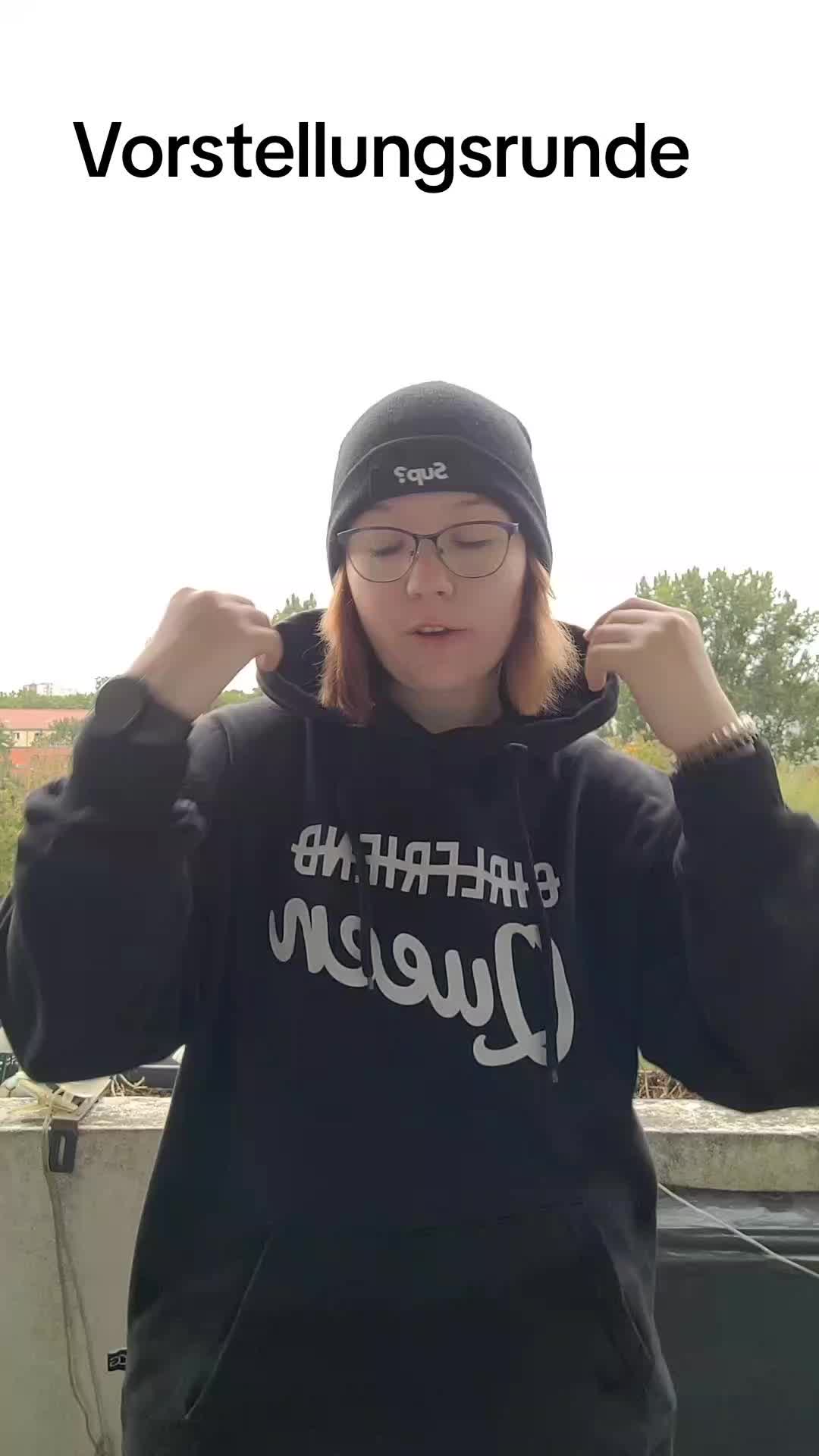 @Sarah_blue