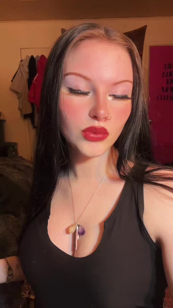@Maddie🌙🥀⛈️