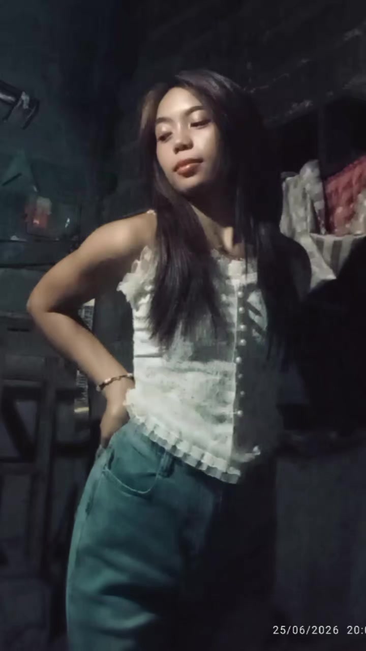 @Ave Q