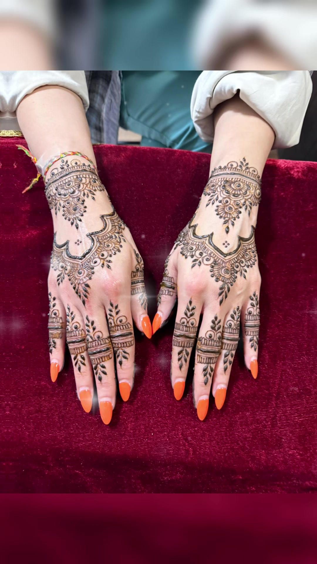 @Hennabyrajni