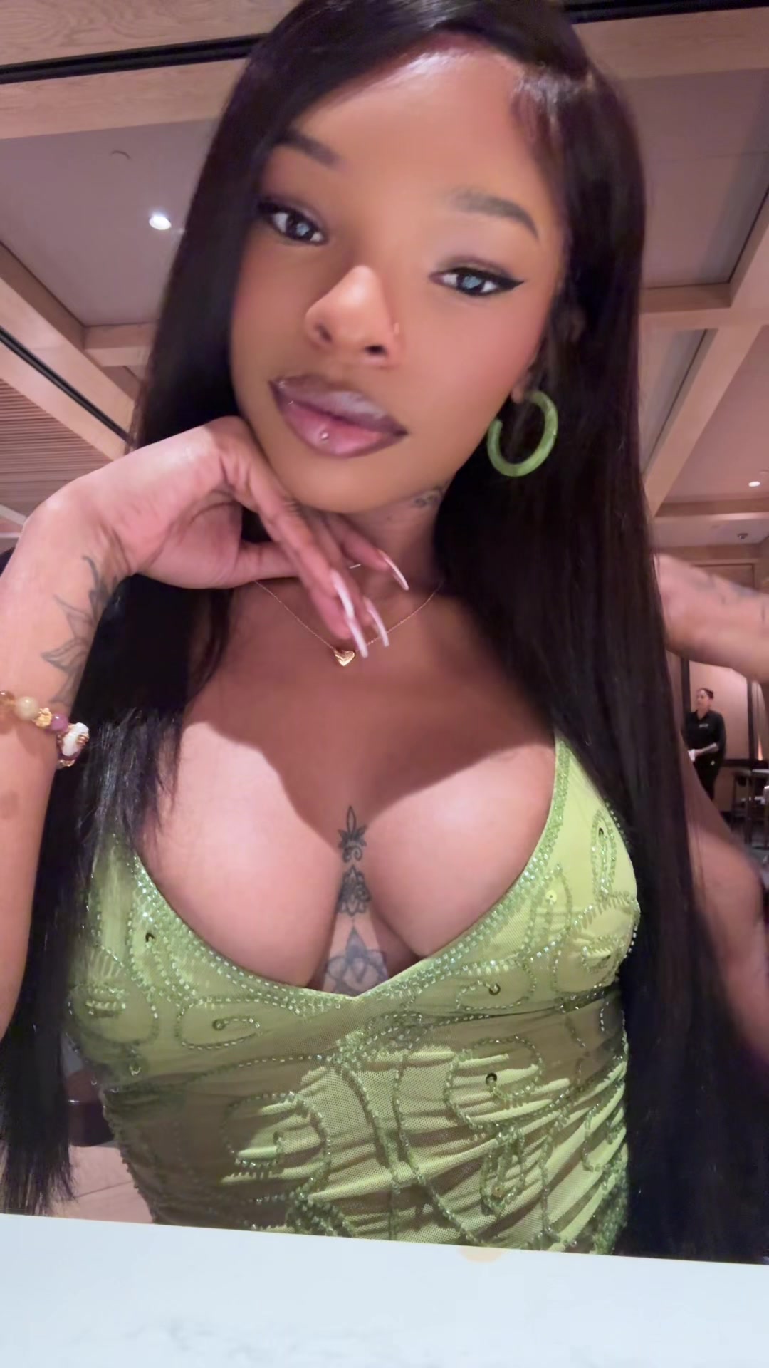 @_lashaelee