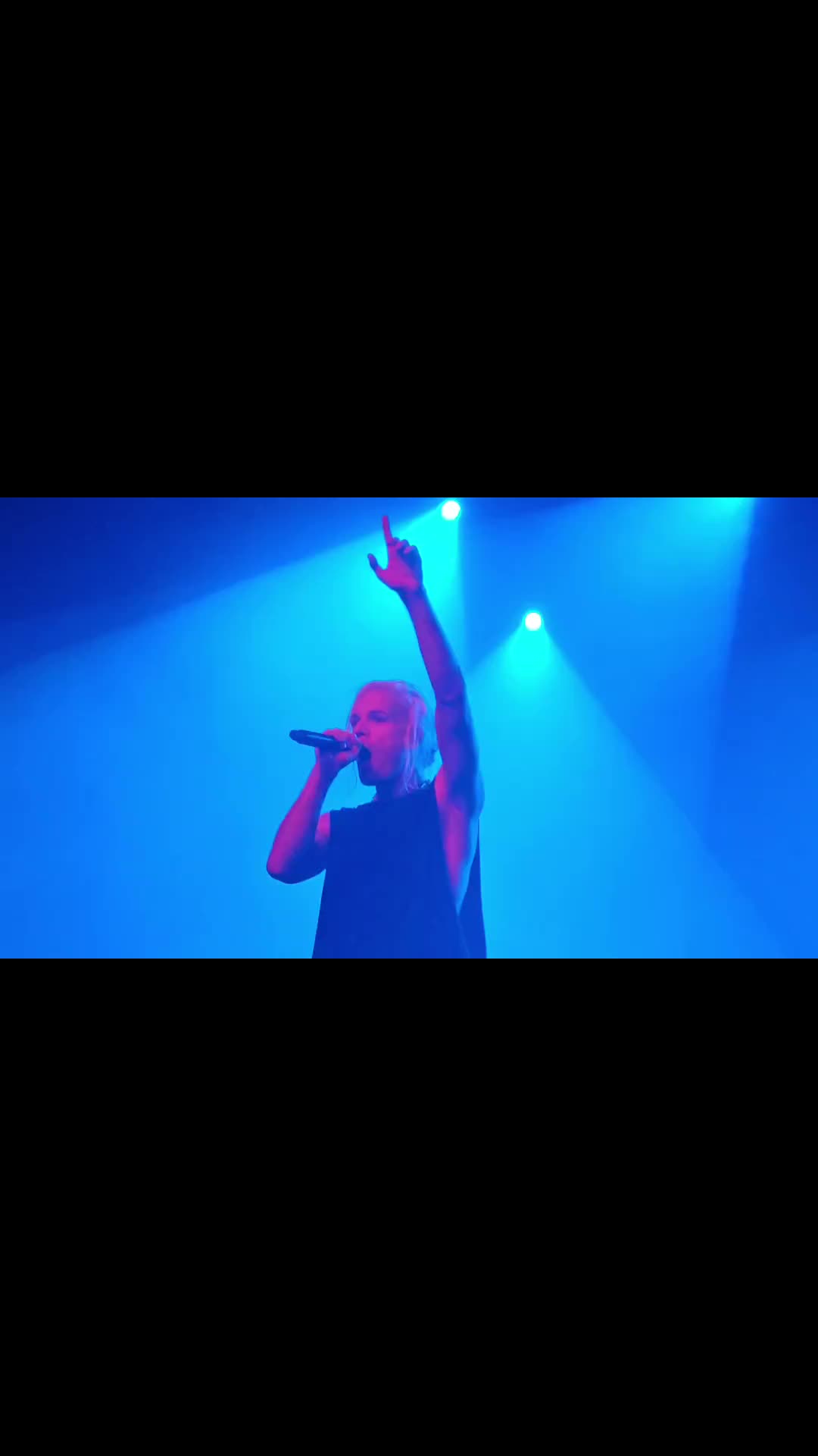 @Andrea 🧡 🖤