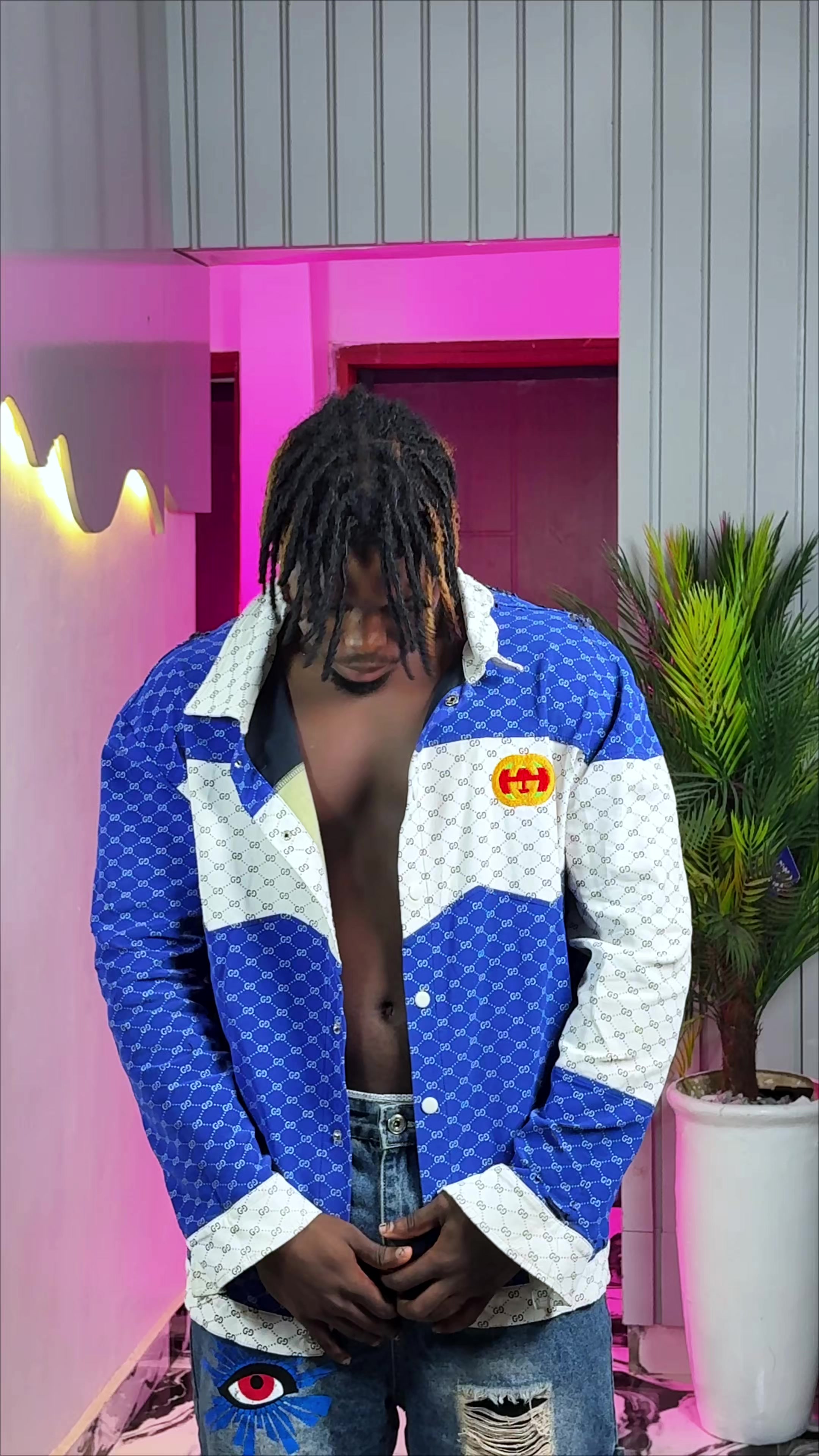 @Michealsegzy👑