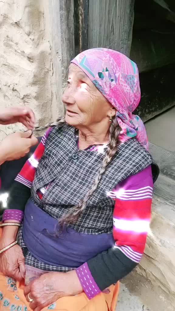 @नैना ❤️