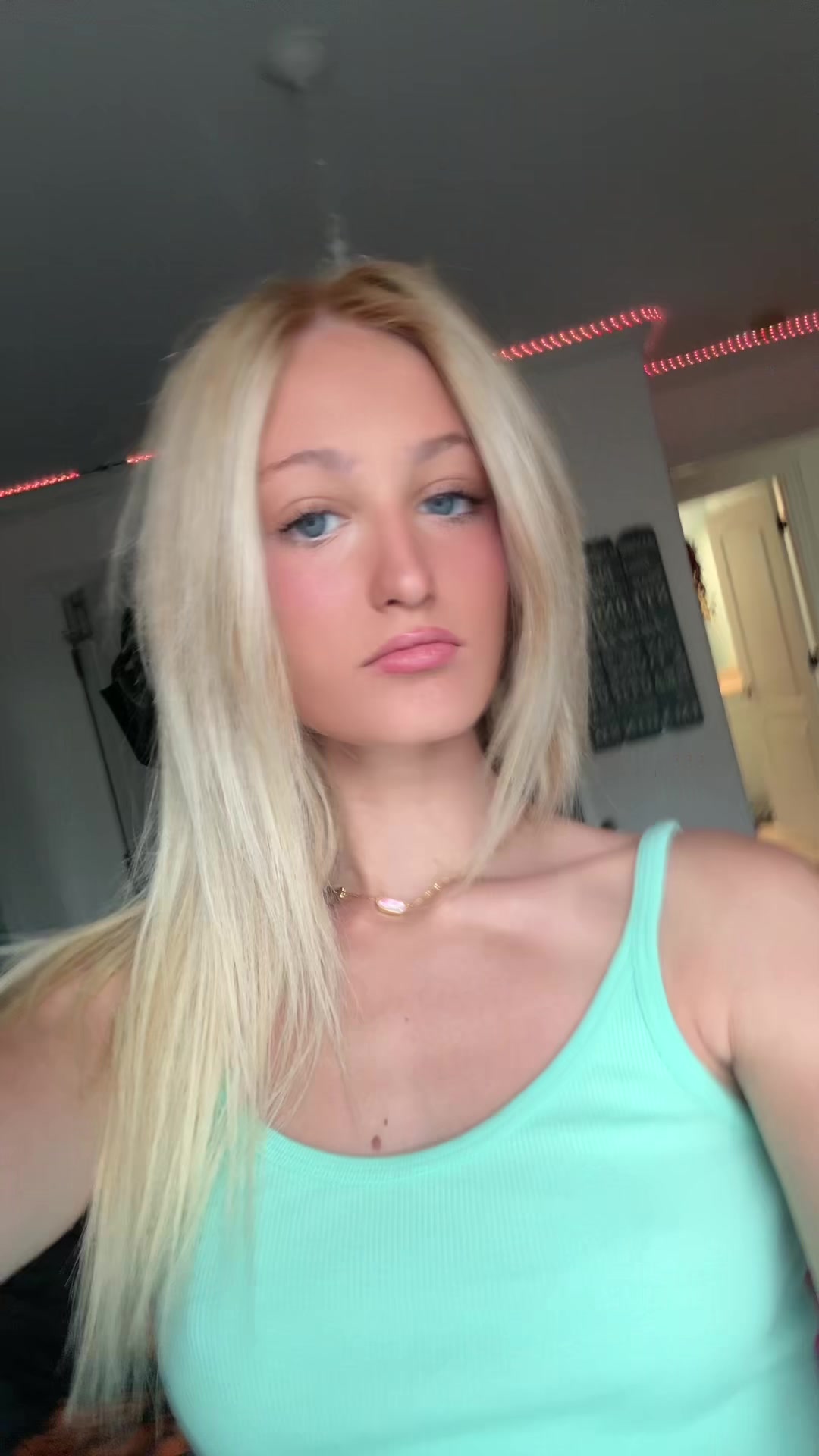 @anya