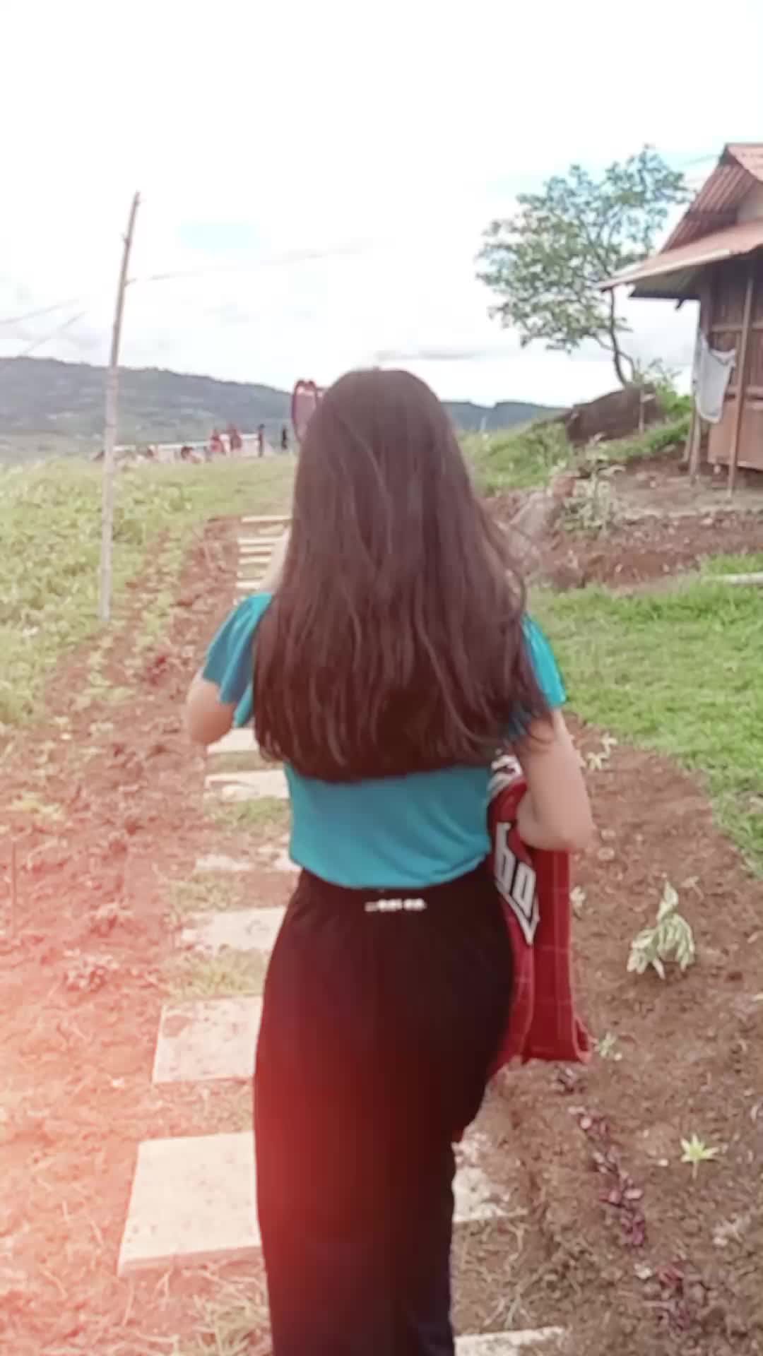 @Ella