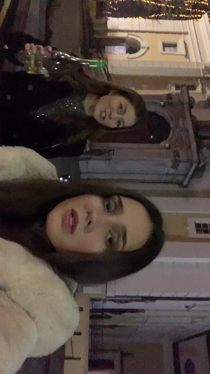 @Viki és Sári